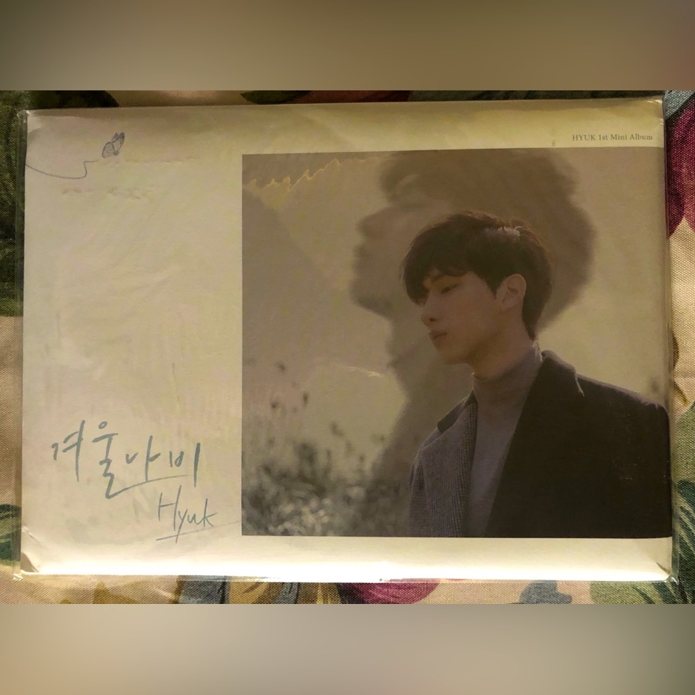 HYUK - First Mini Album - “Winter Child” - K-pop CD and photos